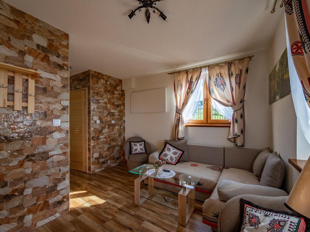 Goralowe Domki & Spa Banska Ngoại thất bức ảnh